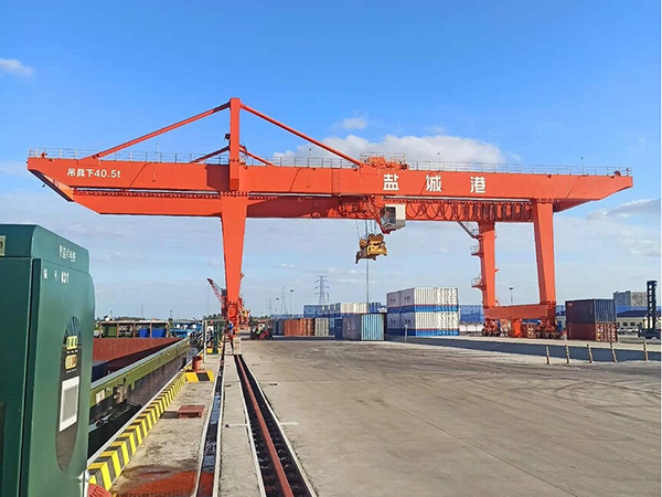 江蘇南京集裝箱門(mén)式起重機(jī)廠家集裝箱門(mén)式起重機(jī)維護(hù)方便