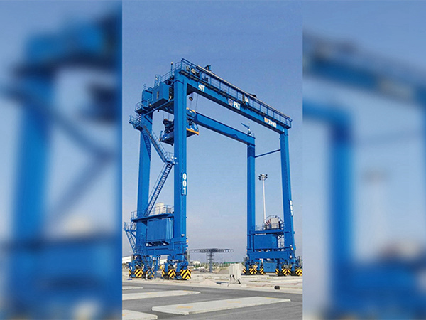遼寧大連集裝箱門(mén)式起重機(jī)廠家集裝箱門(mén)式起重機(jī)安全可靠