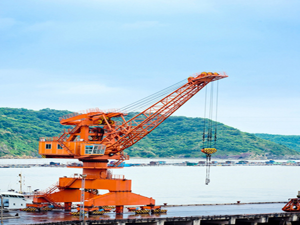 江蘇泰州單臂架門座式起重機(jī)公司單臂架門座式起重機(jī)高效作業(yè)
