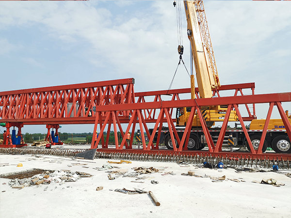 吉林白城架橋機(jī)出租廠家 160T提梁機(jī)甘肅項(xiàng)目即將
